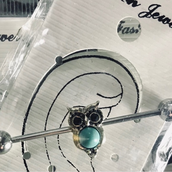 Ear Ring - Picture 2 of 2